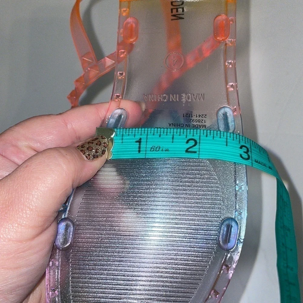 Steve Madden Girls Rainbow Jelly Jelly Stud Sandals size 4 Buckle Back